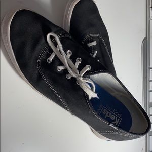 ⭐️NEW⭐️ Black Ortholite Keds